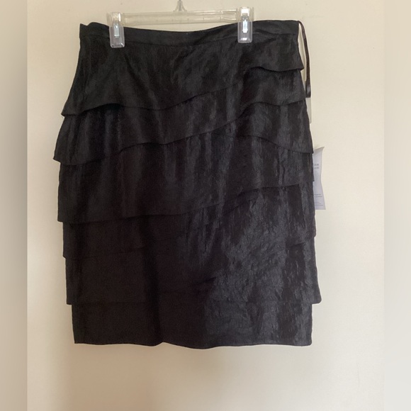 Elegant Black Tiered Skirt - Picture 1 of 3